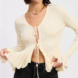 Chic Cream Tie-Front Blouse